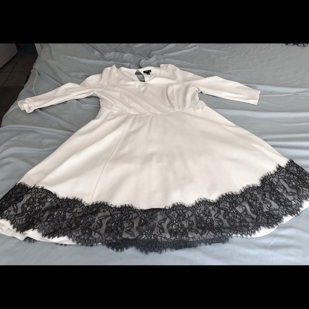 Torrid white dress with black lace